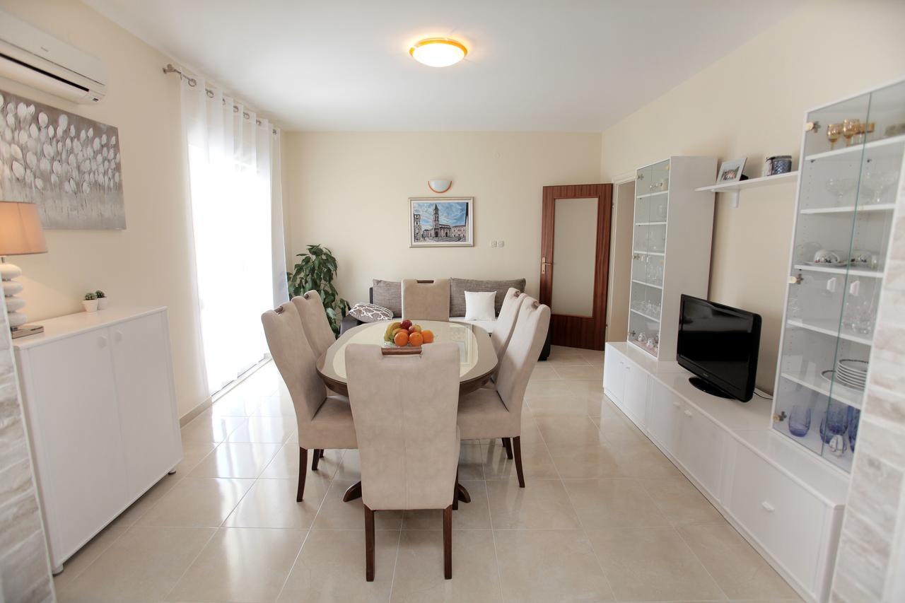 Apartment Carmen Trogir Extérieur photo