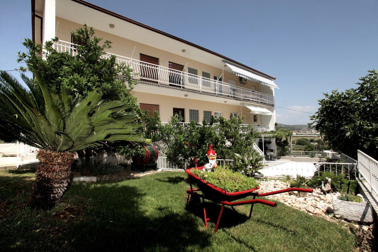Apartment Carmen Trogir Extérieur photo