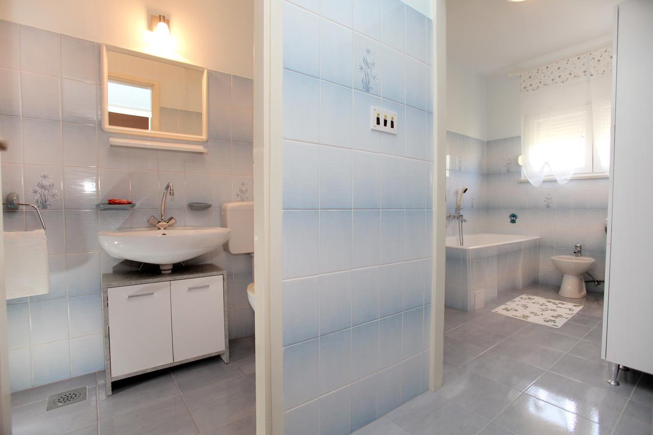 Apartment Carmen Trogir Extérieur photo