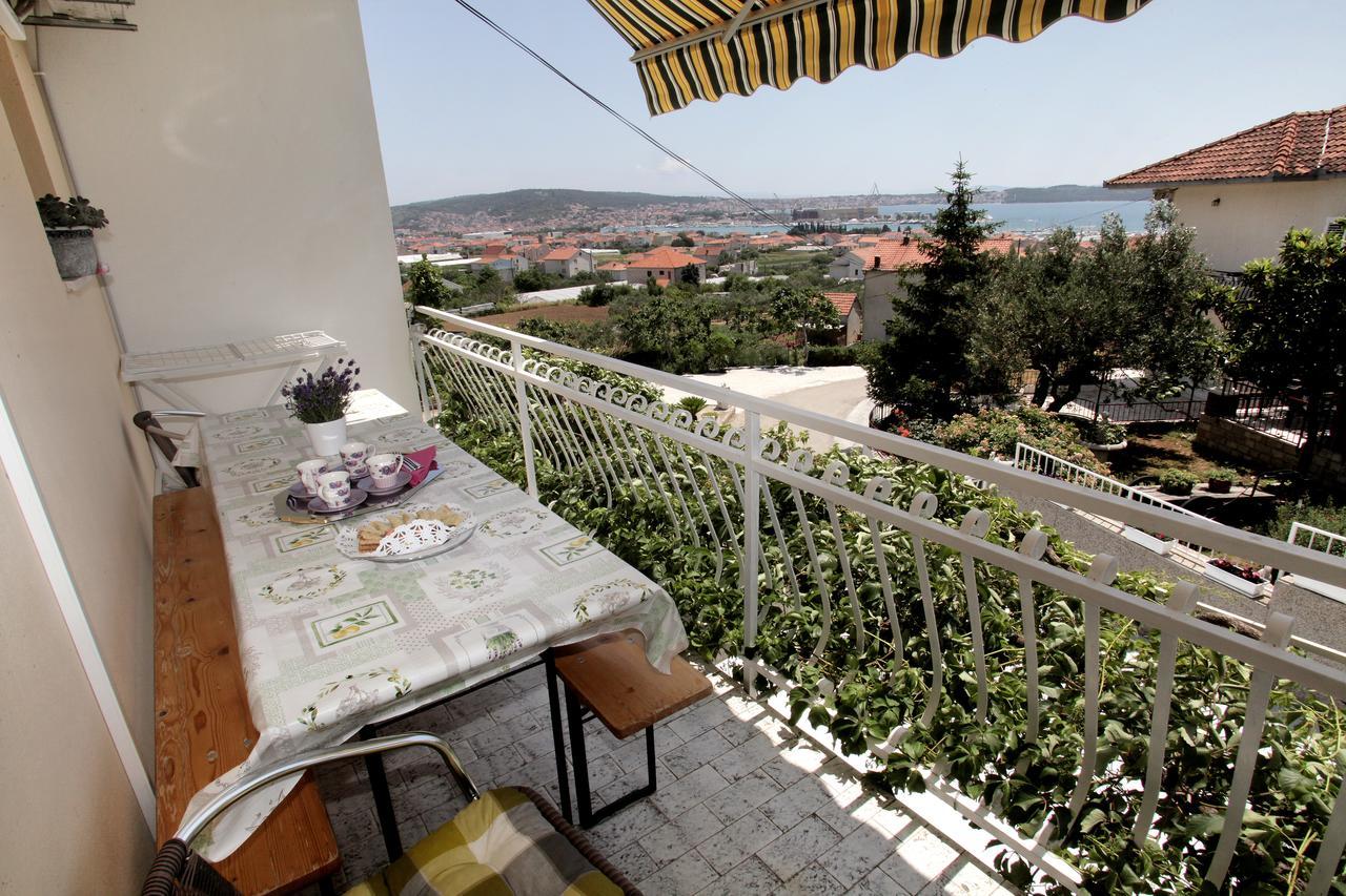Apartment Carmen Trogir Extérieur photo